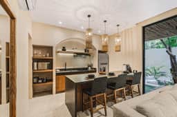 Jungle Luxury: 1-BR, Plunge Pool, Fully Equipped - Image 3