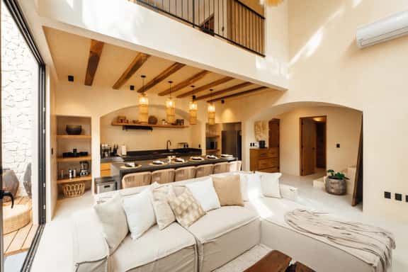 Delux Villa, 8p, 2 Priv. Pools w Concierge/ 65' TV - Image 1