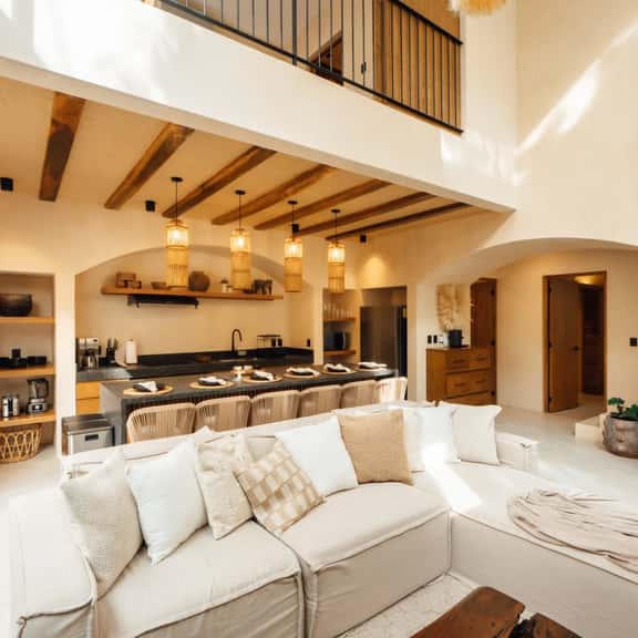 Delux Villa, 8p, 2 Priv. Pools w Concierge/ 65' TV - Image 1