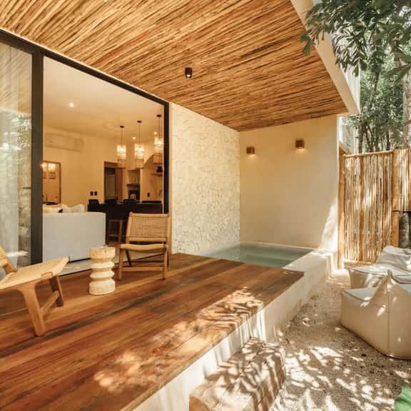 Jungle Luxury: 1-BR, Plunge Pool, Fully Equipped - Image 1