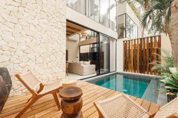 6BR Luxe Villa Two Pools, w/Concierge Sleeps 16 - Image 3