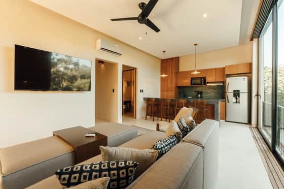 Exclusive PH, private pool, huge terrace w/concierge - Image 2