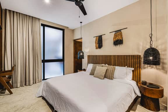 Jungle Luxury: 1-BR, Plunge Pool, Fully Equipped - Image 5
