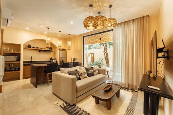 Jungle Luxury: 1-BR, Plunge Pool, Fully Equipped - Image 2